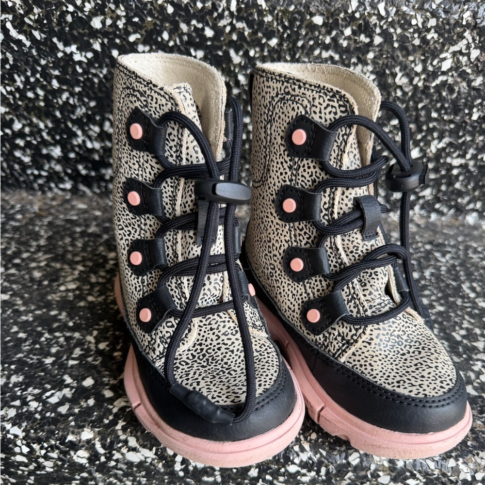 EUC Sorel Children's Sorel Explorer™
Lace Boot Size 8.